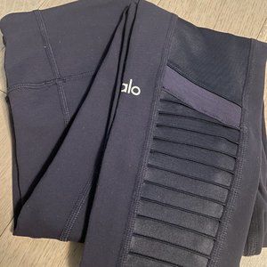 ALO yoga moto legging in rich navy/glossy